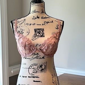 Victoria’s Secret Very Sexy Bra & Thong set. NWT.